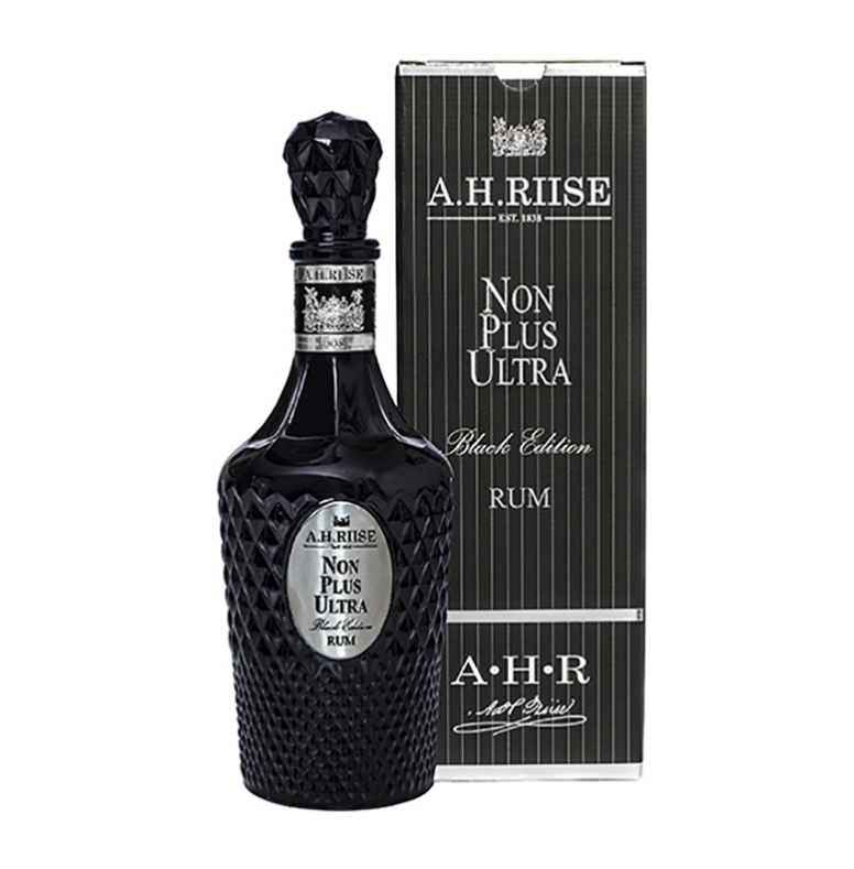 A. H. Riise Non Plus Ultra Black Edition, 0,7 L, 4